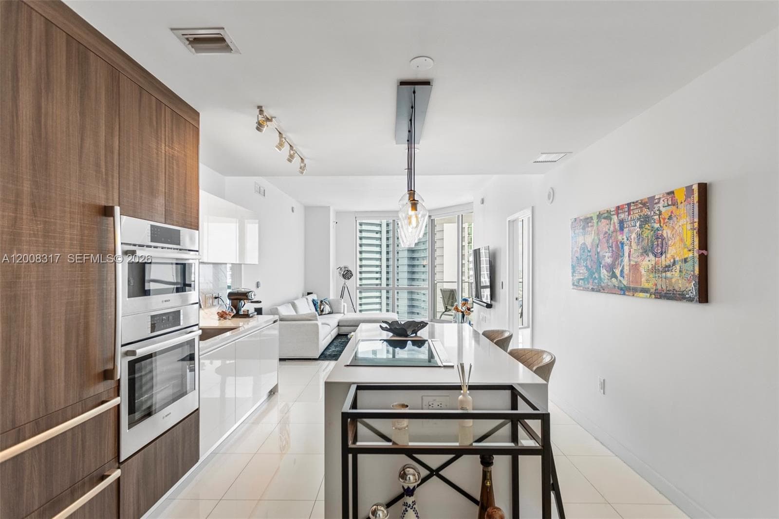 851 NE 1st Ave # 3707, Miami FL 33132 — 3