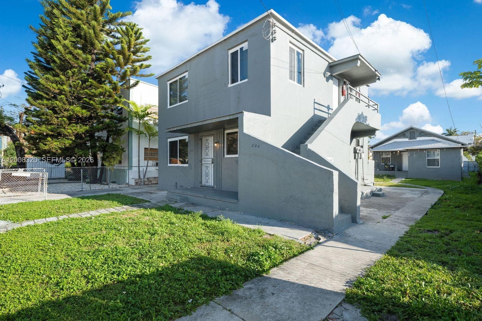 842 SW 3rd St, Miami FL 33130 — 2
