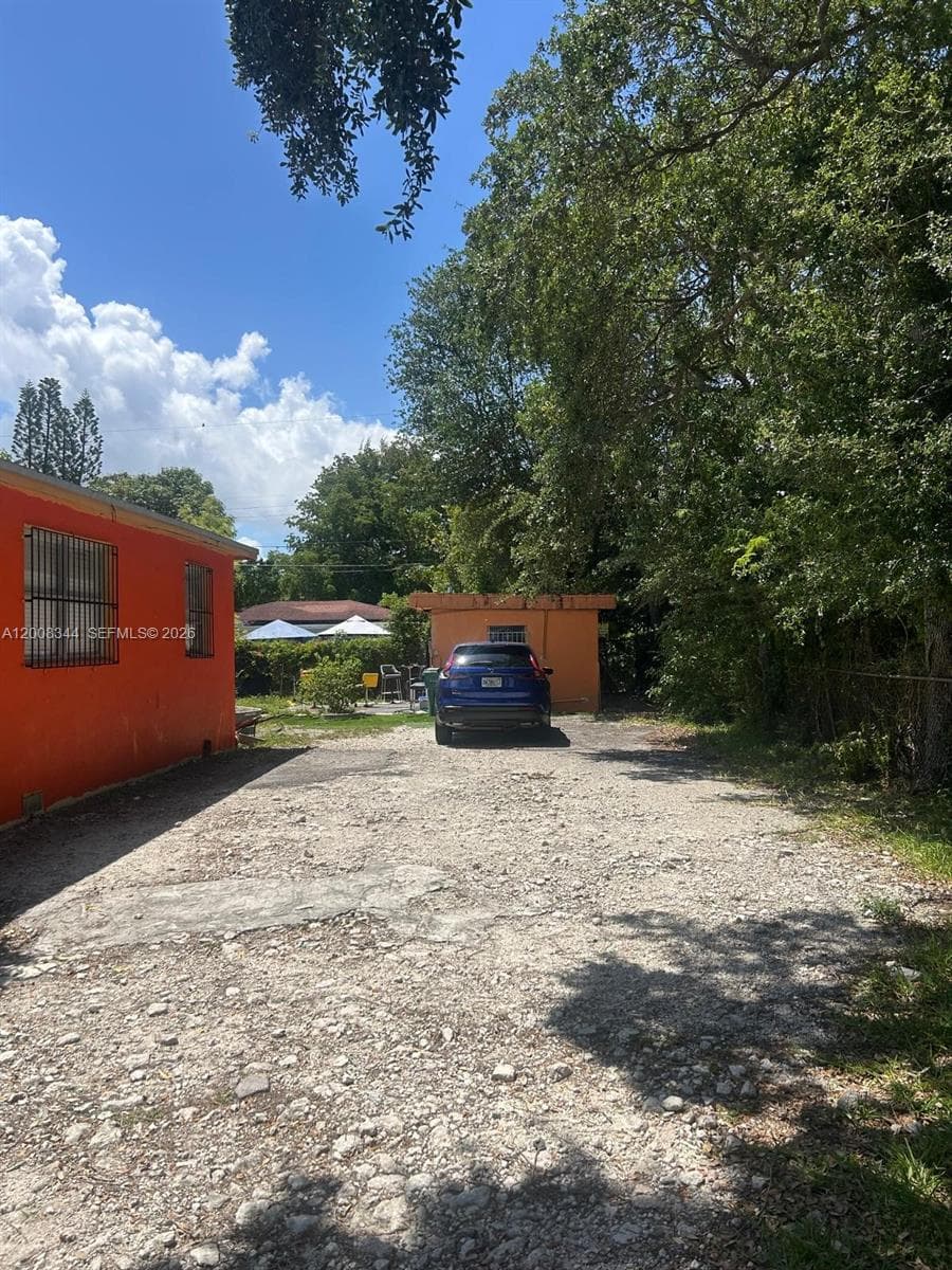 1118 NW 47th St, Miami FL 33127 — 2