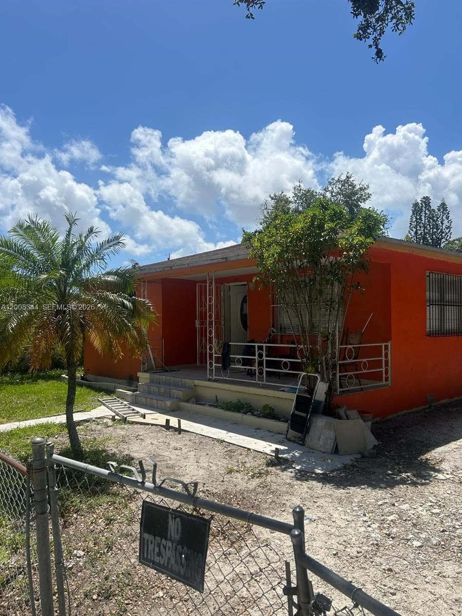 1118 NW 47th St, Miami FL 33127 — 1
