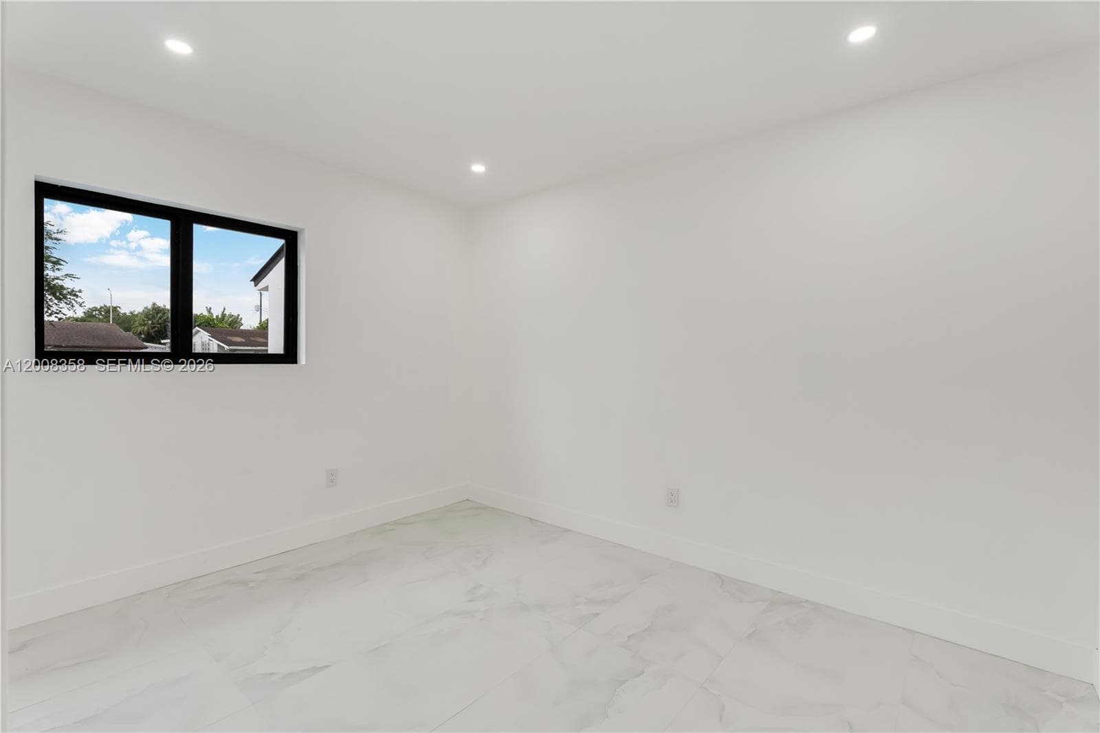 851 W 35th St, Hialeah FL 33012 — 13