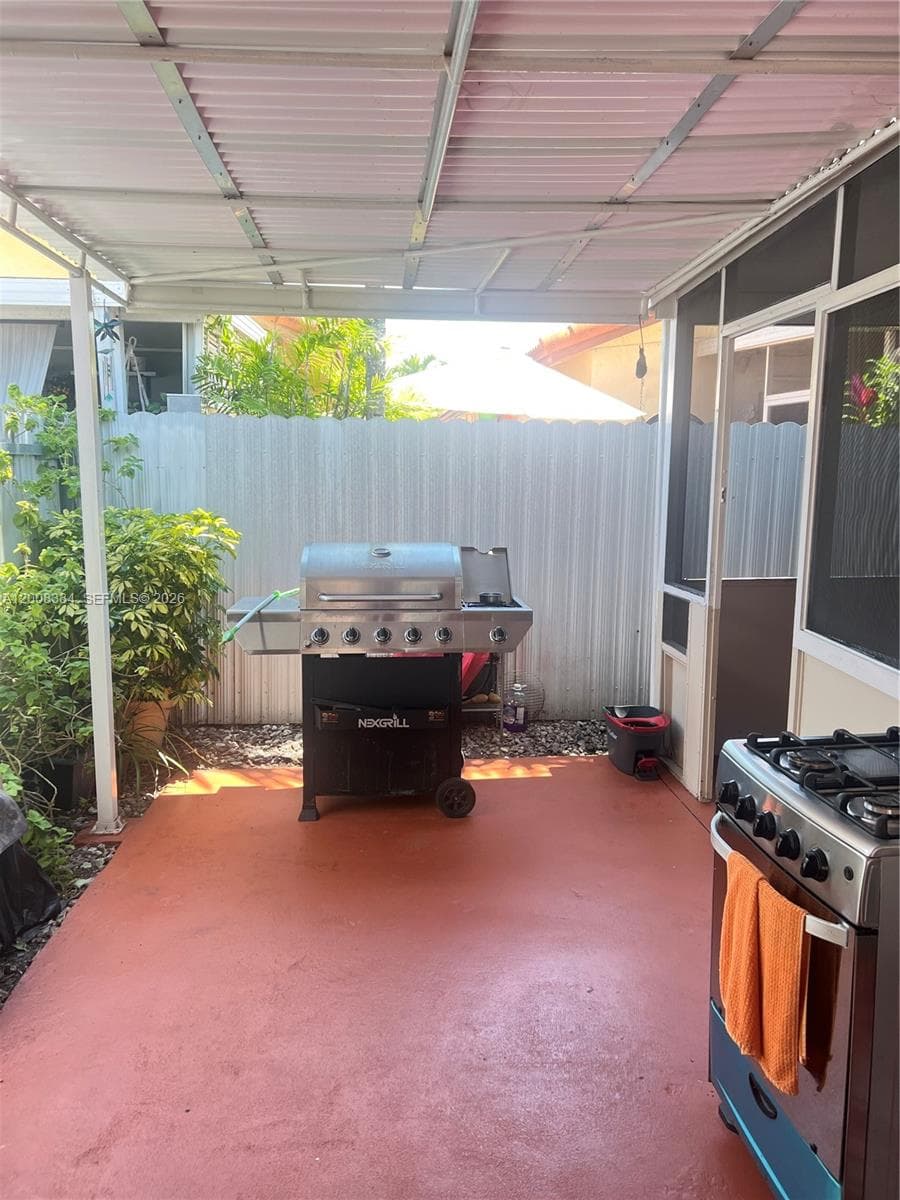 12377 NW 97th Pl # 12377, Hialeah Gardens FL 33018 — 16