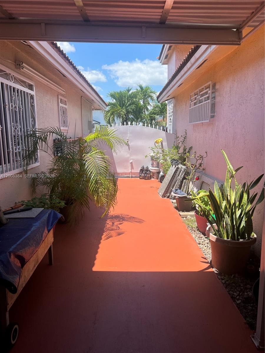 12377 NW 97th Pl # 12377, Hialeah Gardens FL 33018 — 14