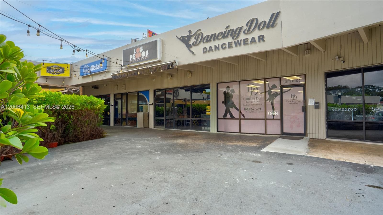 68 169 ST, Hialeah FL 33015 — 4