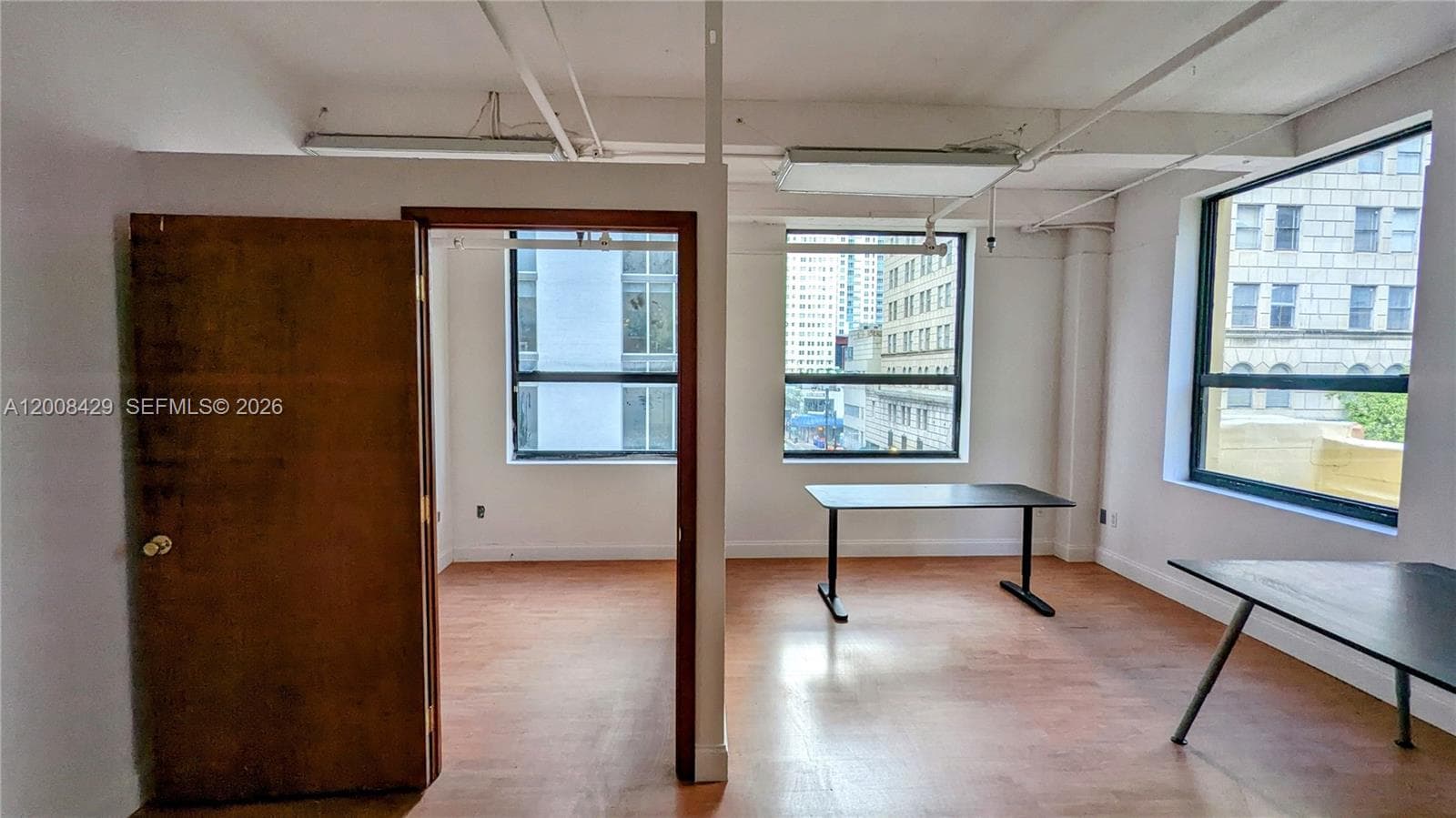 168 SE 1st St # 400, Miami FL 33131 — 2