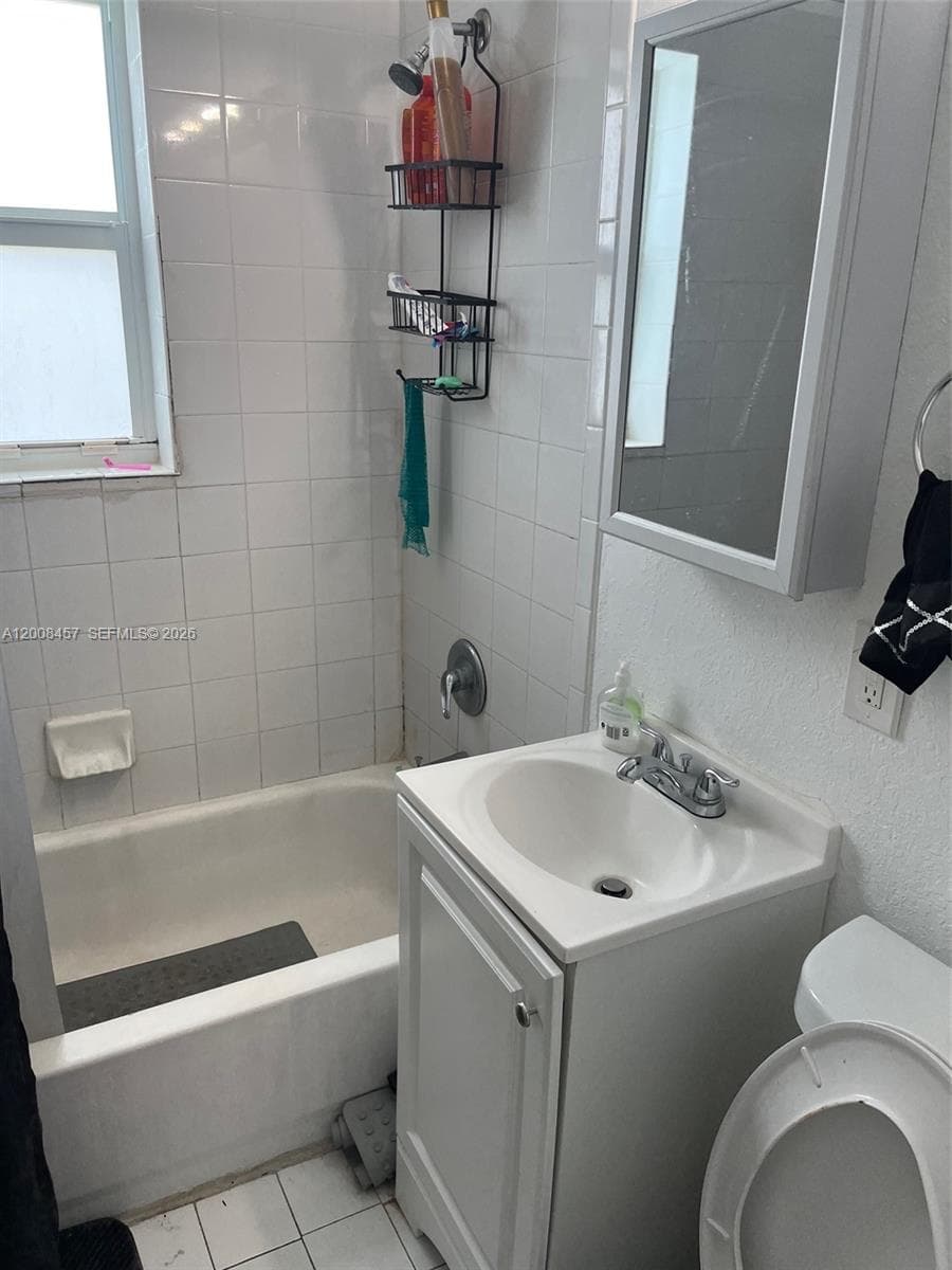 403 NW 84th St # 403, Miami FL 33150 — 4