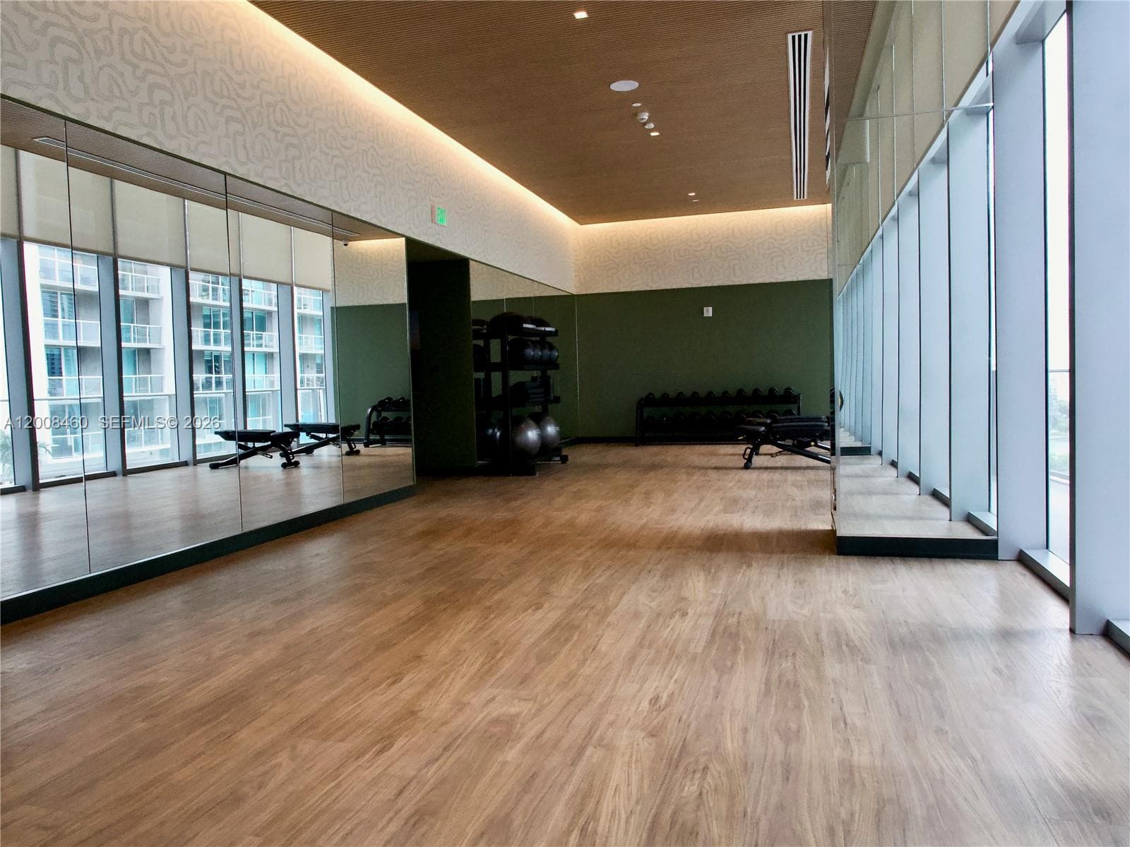77 SE 5th Street # 4014, Miami FL 33131 — 23