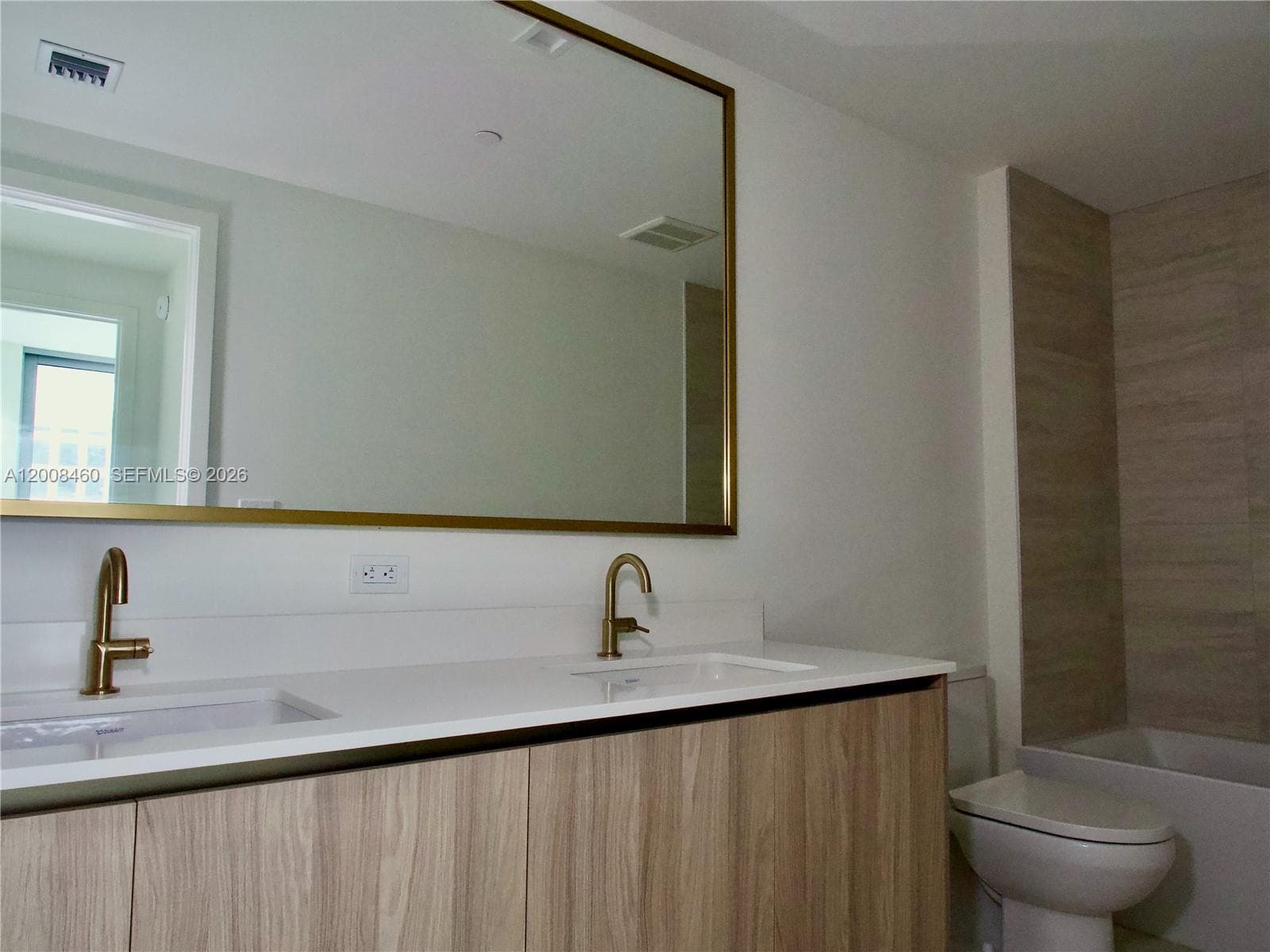 77 SE 5th Street # 4014, Miami FL 33131 — 45