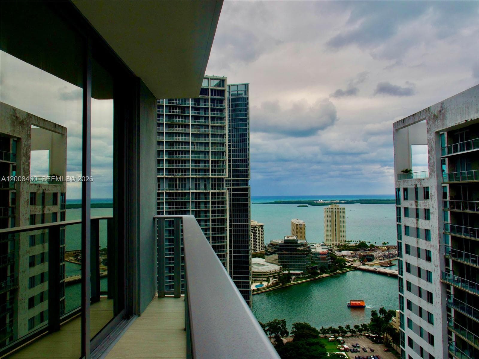 77 SE 5th Street # 4014, Miami FL 33131 — 50