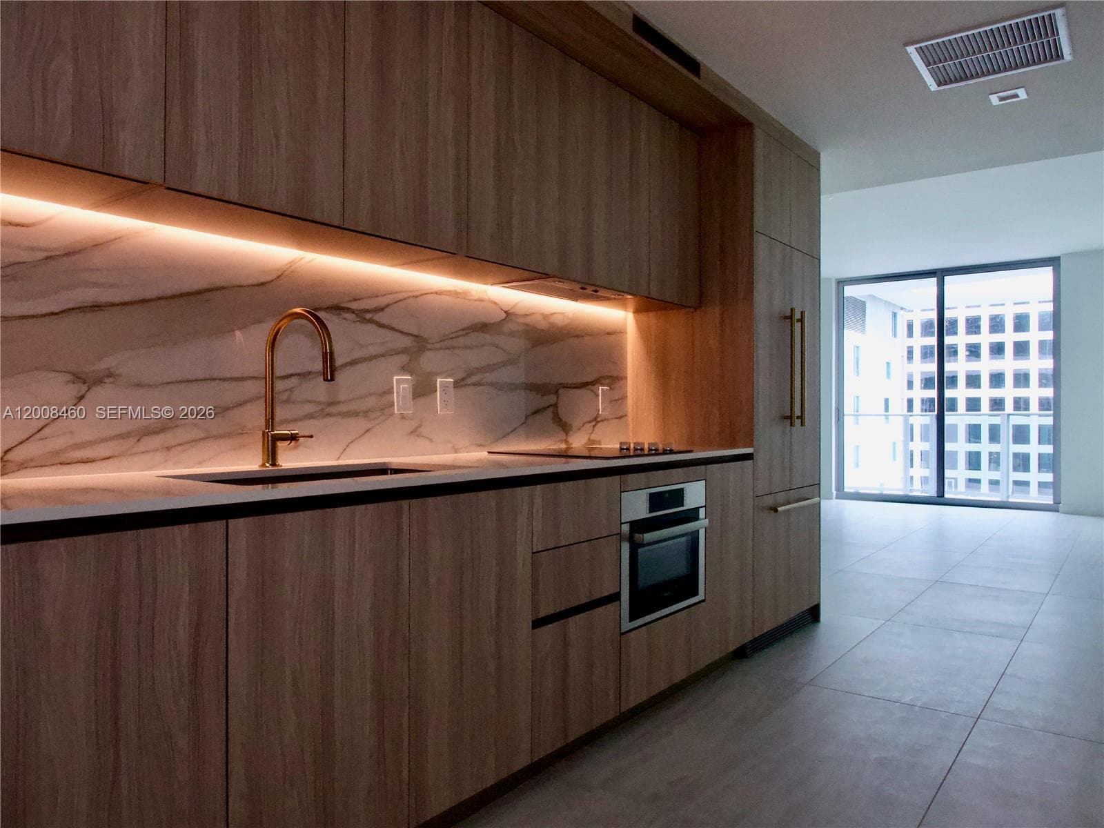 77 SE 5th Street # 4014, Miami FL 33131 — 37