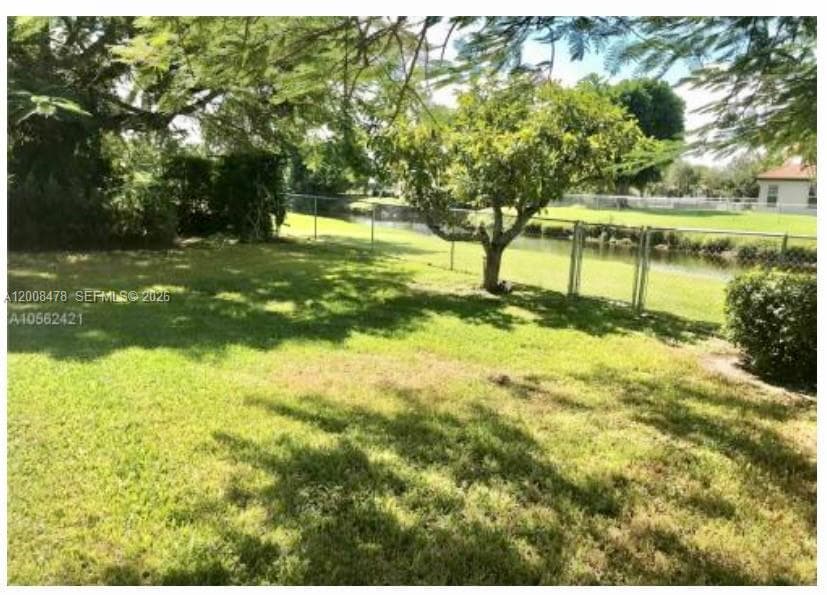 9400 SW 103rd Ave, Miami FL 33176 — 16