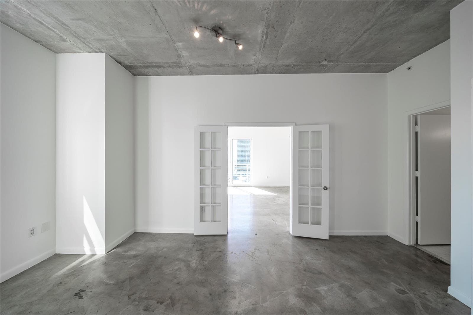 234 NE 3rd Street # 2007, Miami FL 33132 — 17