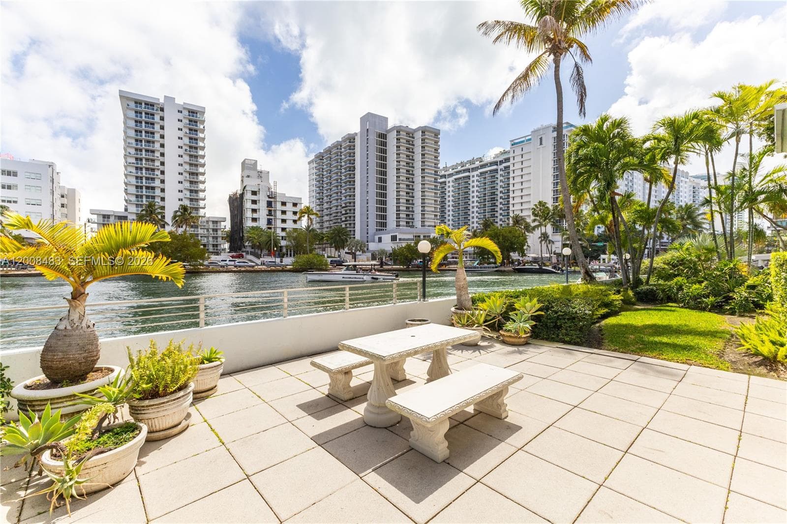 2445 Lake Pancoast Dr # M, Miami Beach FL 33140 — 23