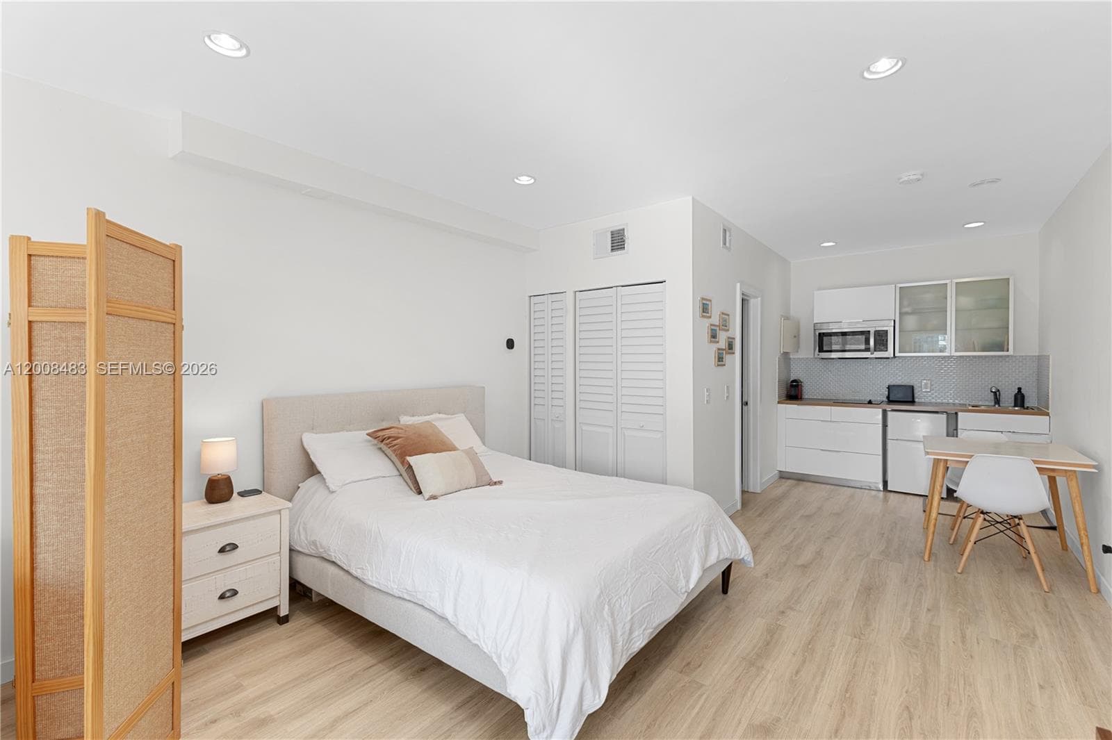 2445 Lake Pancoast Dr # M, Miami Beach FL 33140 — 6