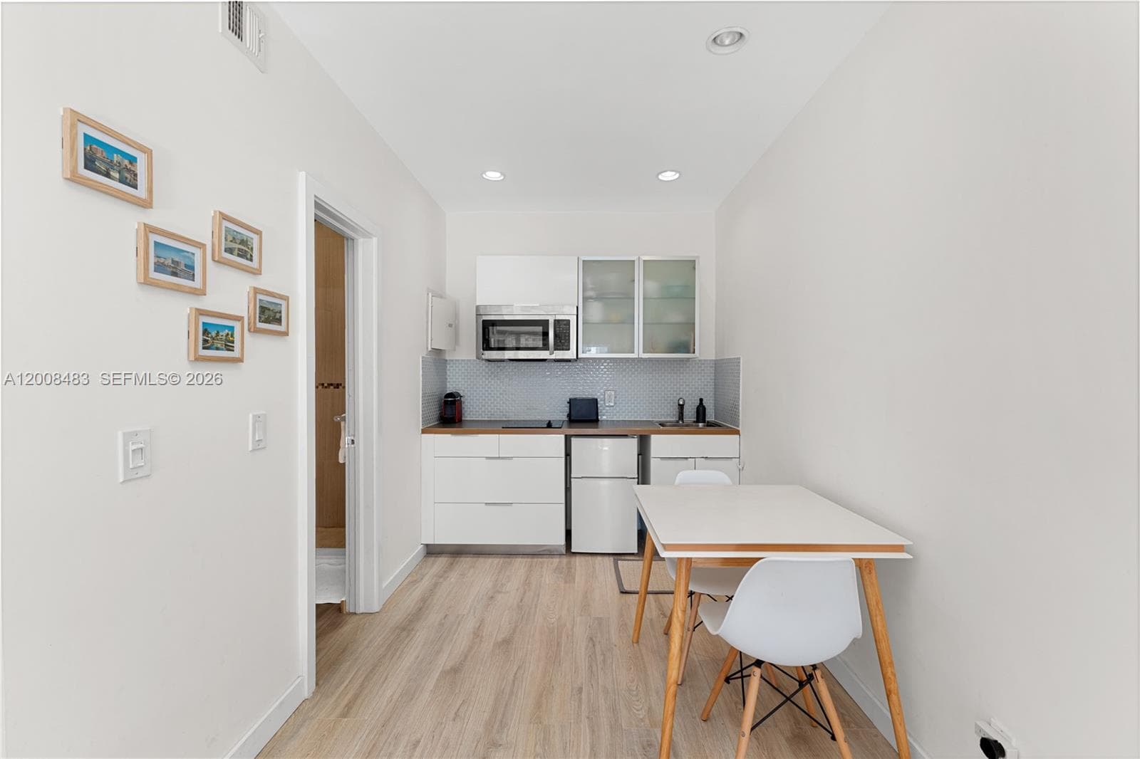 2445 Lake Pancoast Dr # M, Miami Beach FL 33140 — 3