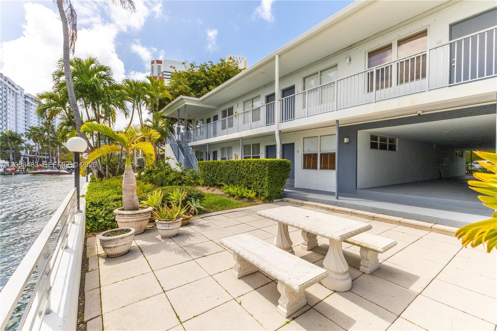 2445 Lake Pancoast Dr # M, Miami Beach FL 33140 — 24