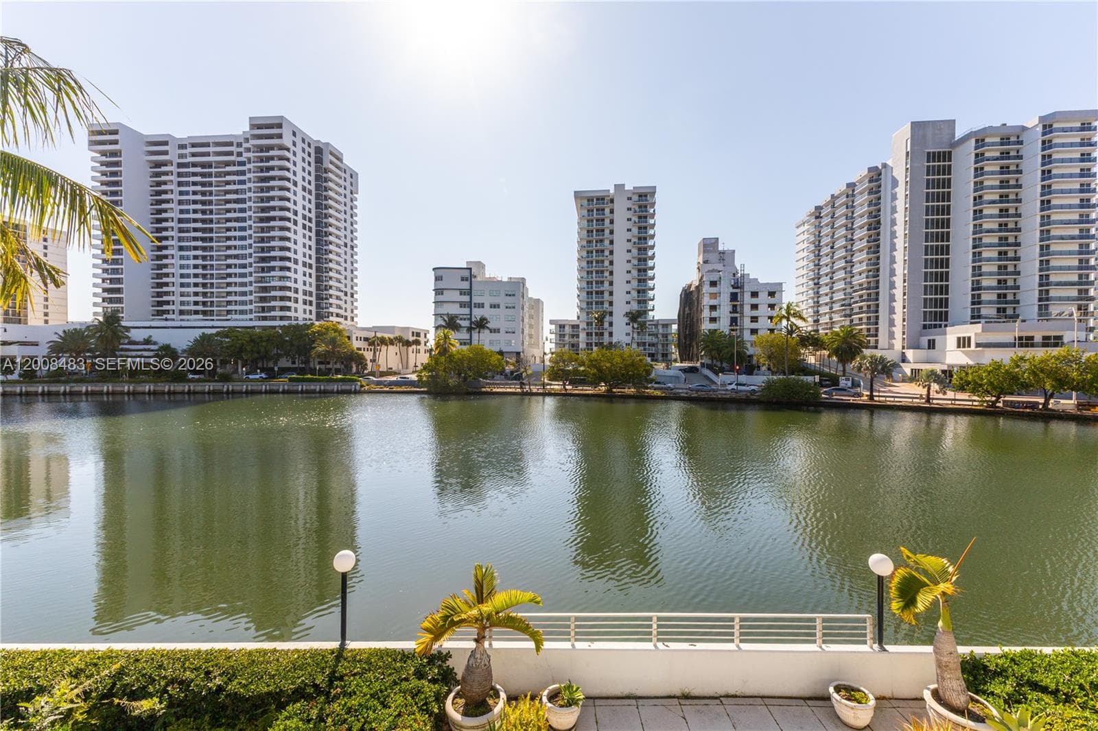 2445 Lake Pancoast Dr # M, Miami Beach FL 33140 — 14