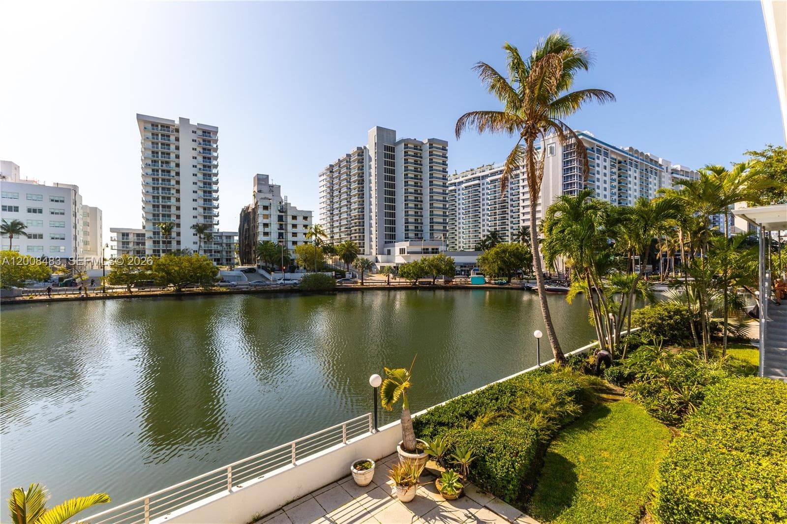 2445 Lake Pancoast Dr # M, Miami Beach FL 33140 — 15