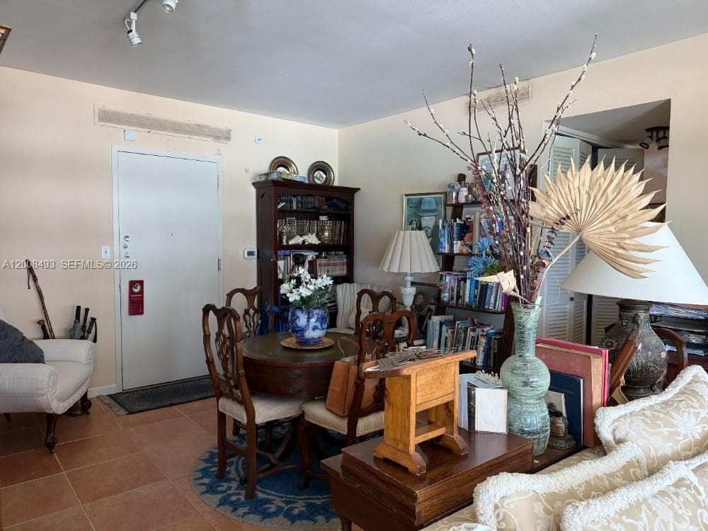 5055 Collins Ave # 4C, Miami Beach FL 33140 — 10