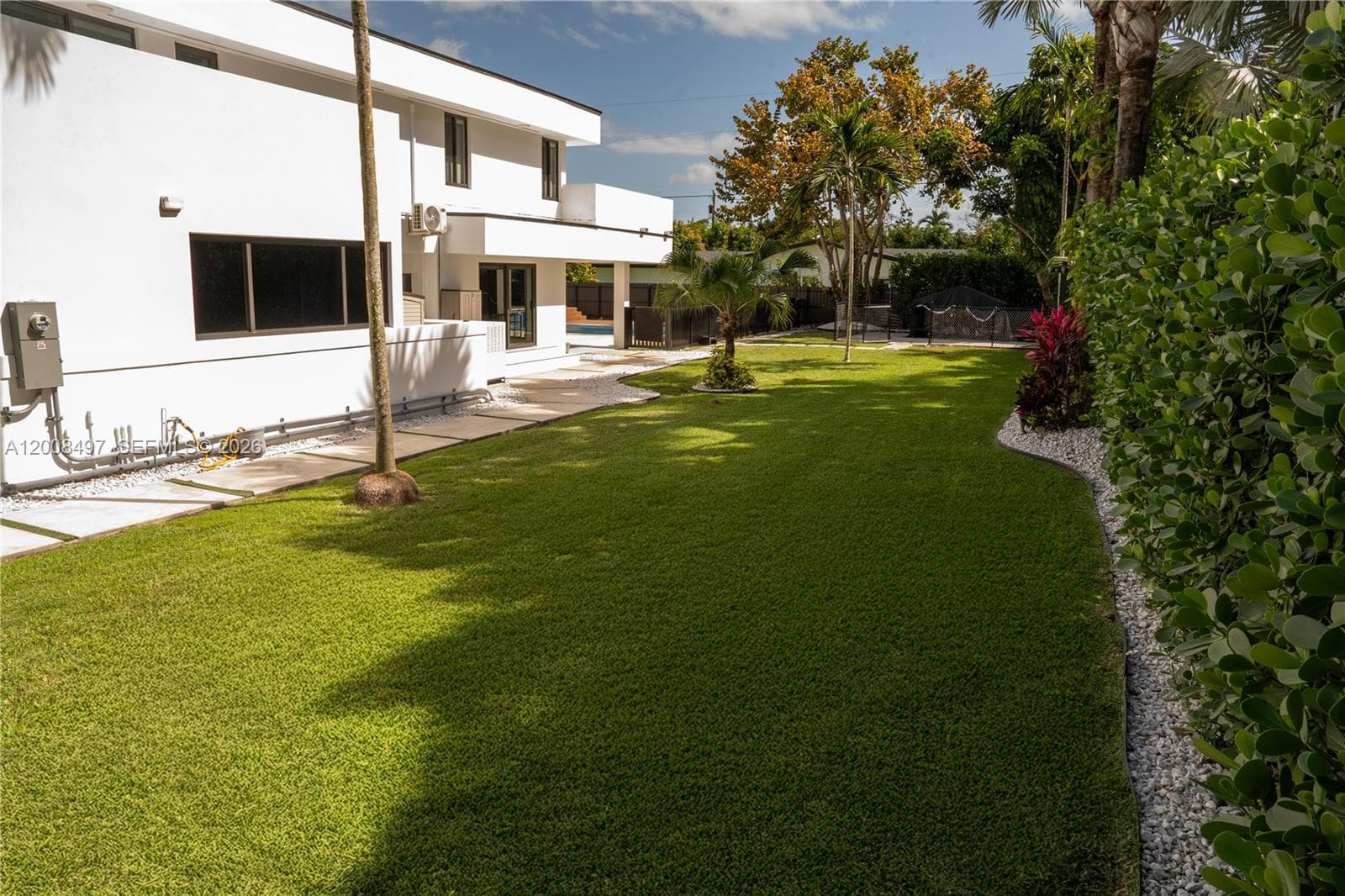 10475 SW 72nd Ave, Pinecrest FL 33156 — 10