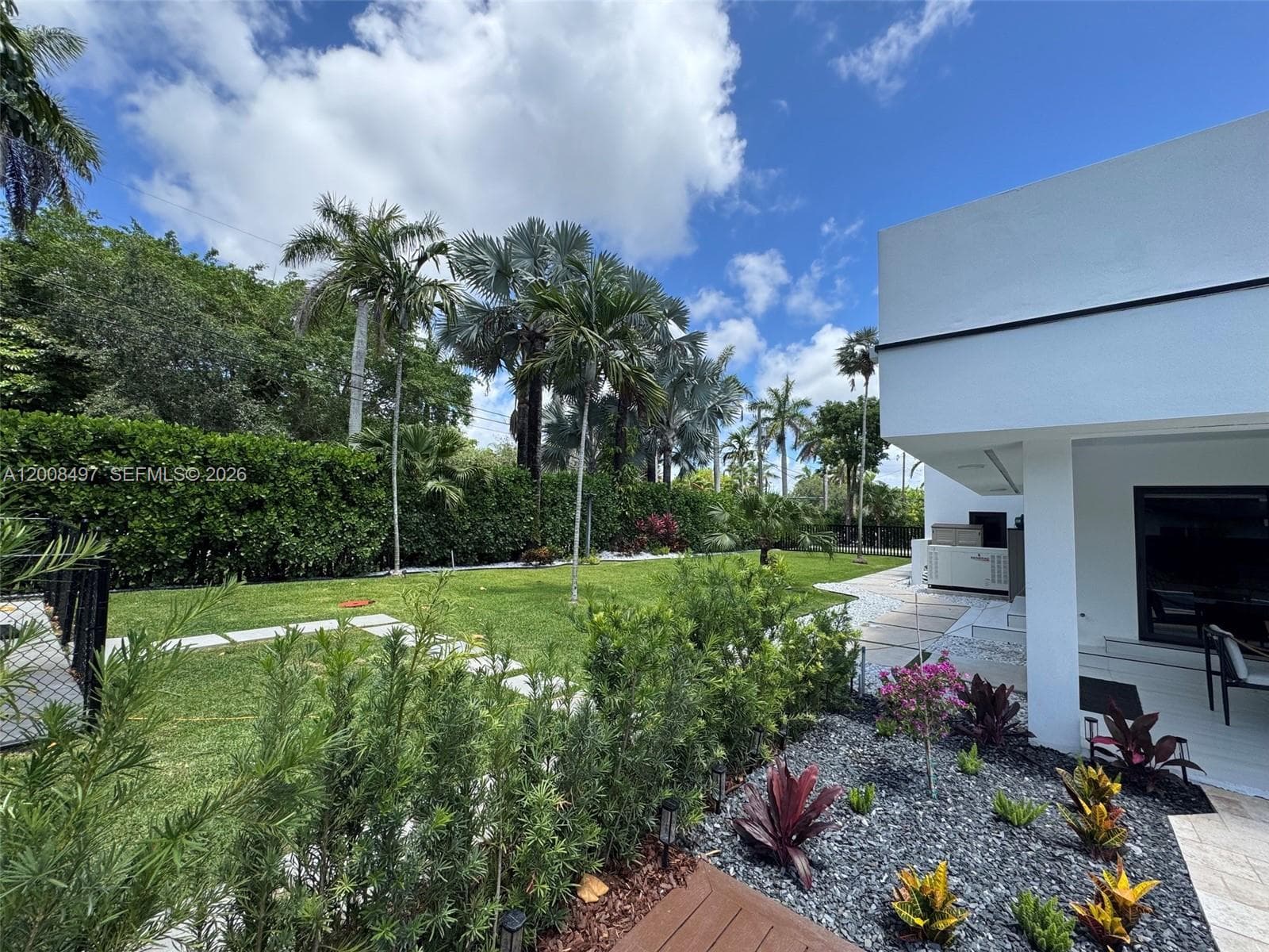 10475 SW 72nd Ave, Pinecrest FL 33156 — 15