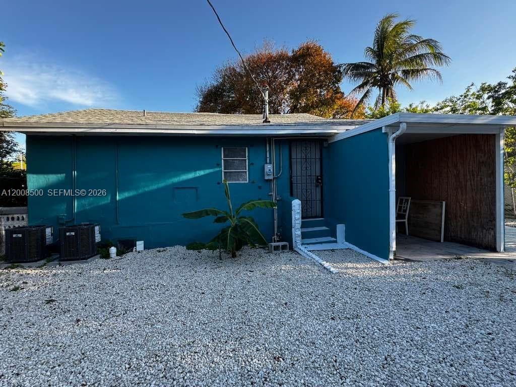 1121 NW 40th St # 1, Miami FL 33127 — 2