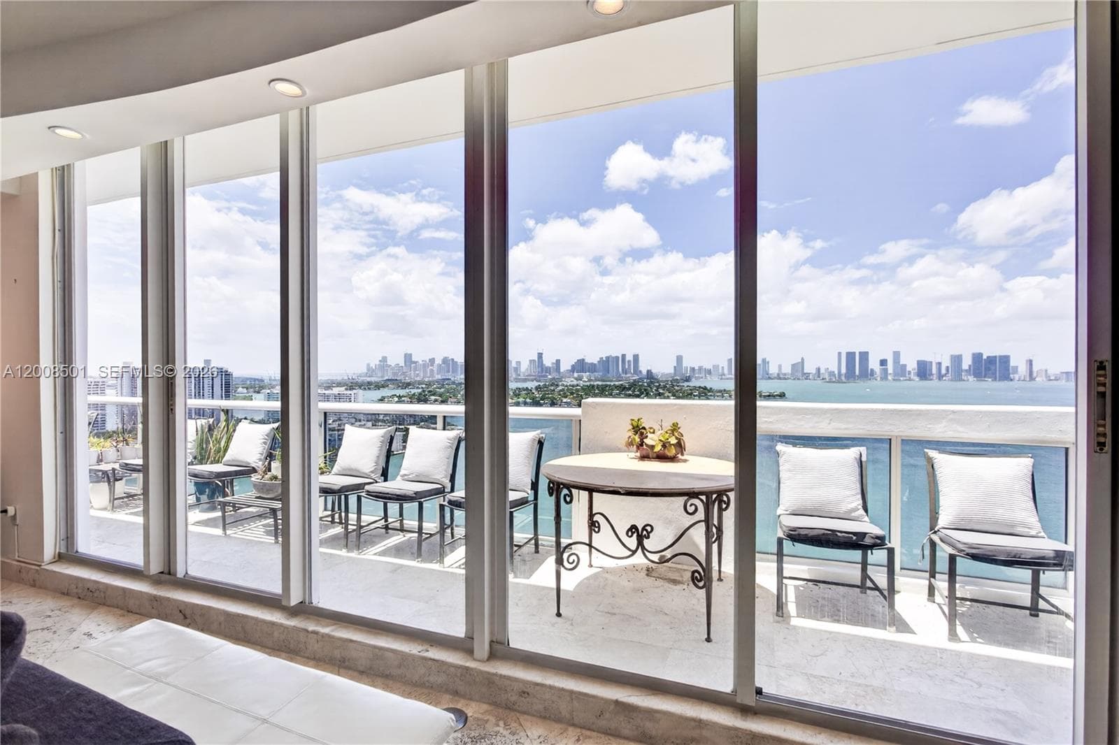 1900 Sunset Harbour Dr, Miami Beach FL 33139 — 73