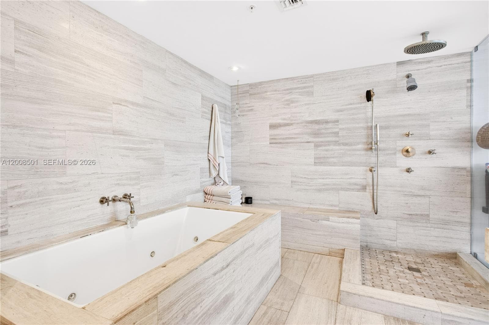 1900 Sunset Harbour Dr, Miami Beach FL 33139 — 79
