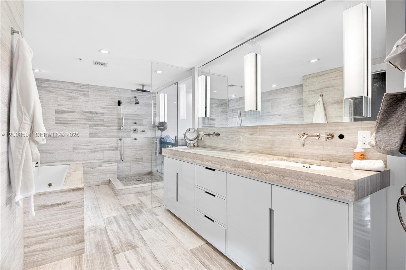 1900 Sunset Harbour Dr, Miami Beach FL 33139 — 78