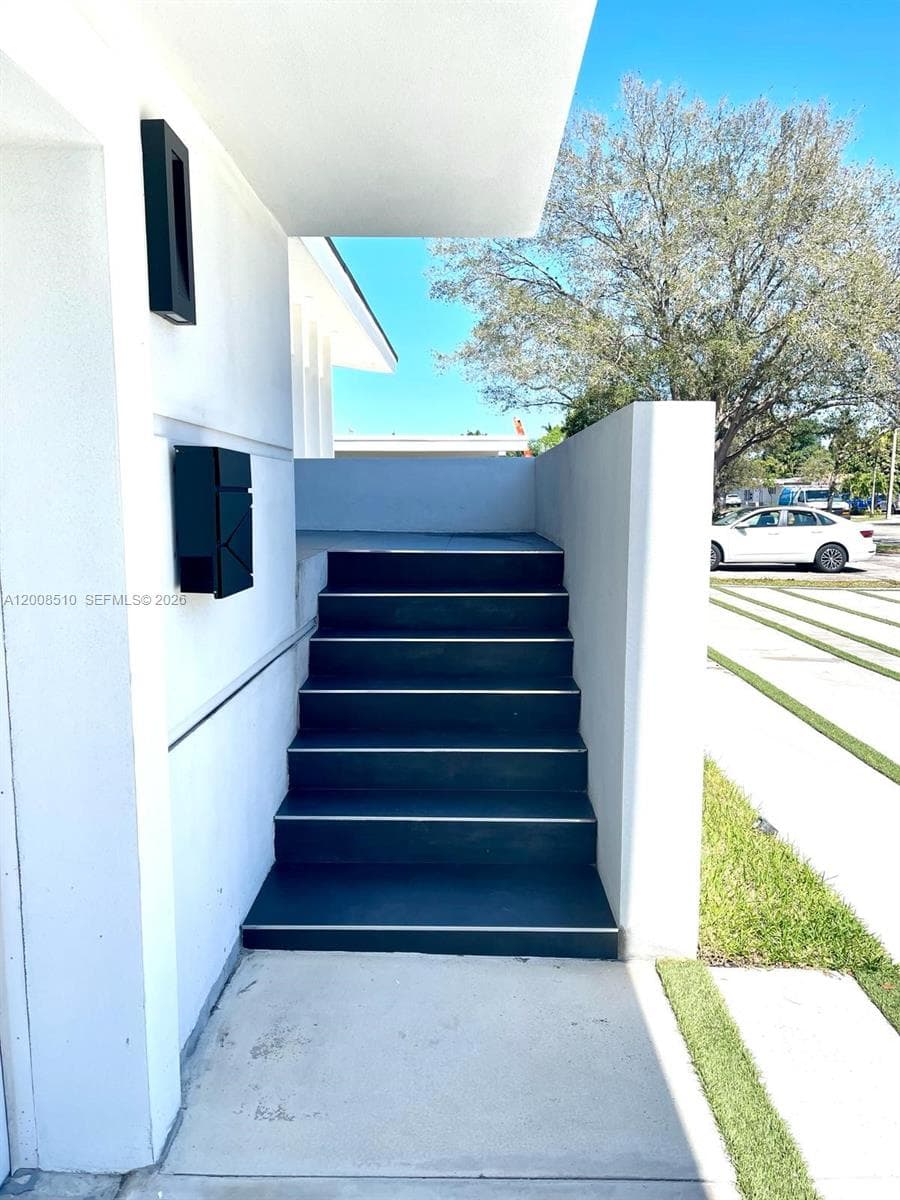 19960 Highland Lakes Blvd, Miami FL 33179 — 10