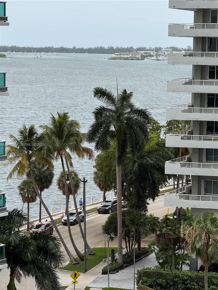 1300 Brickell Bay Dr # 807, Miami FL 33131 — 13