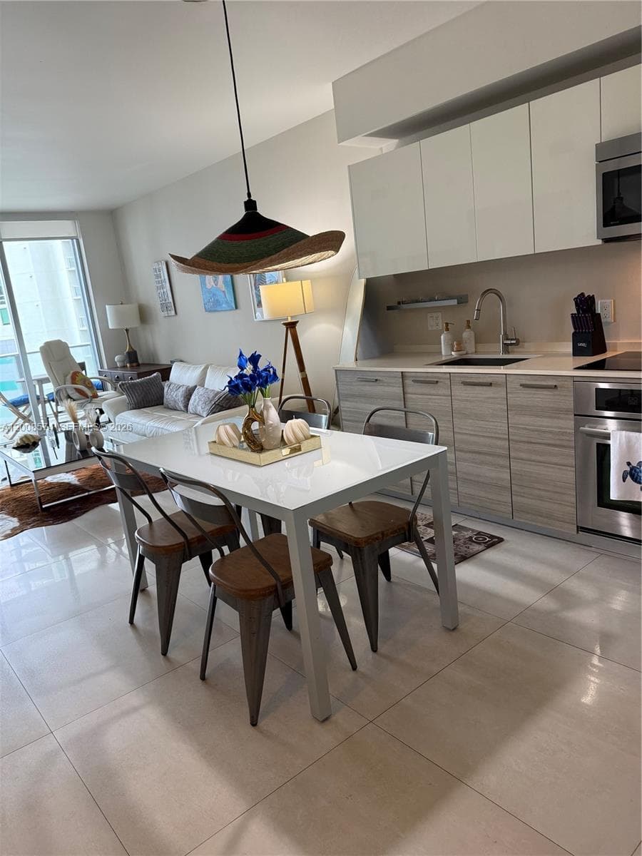 1300 Brickell Bay Dr # 807, Miami FL 33131 — 9