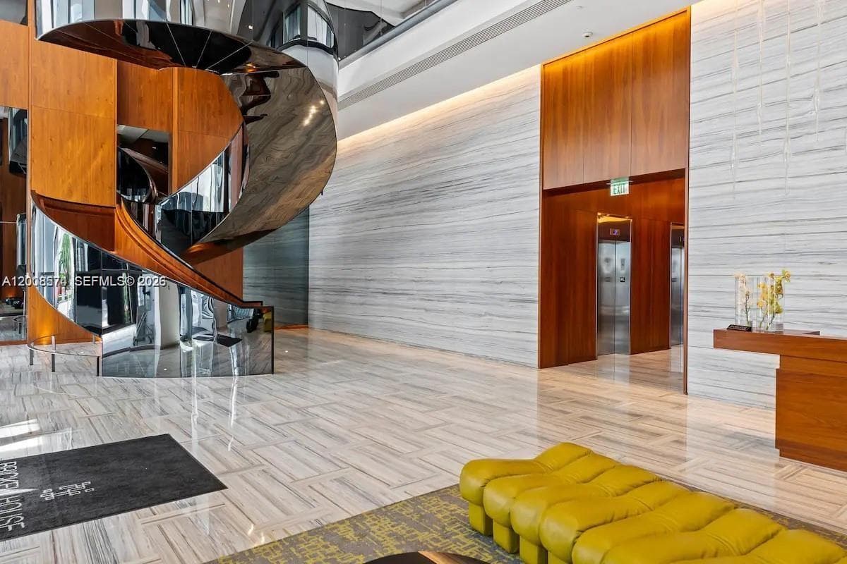 1300 Brickell Bay Dr # 807, Miami FL 33131 — 37