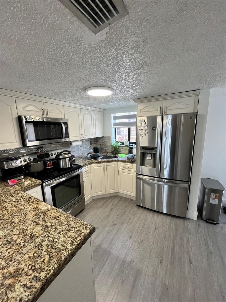 5580 W 26th Ct # 204, Hialeah FL 33016 — 1