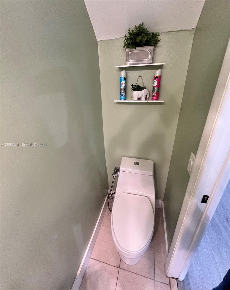 5580 W 26th Ct # 204, Hialeah FL 33016 — 5