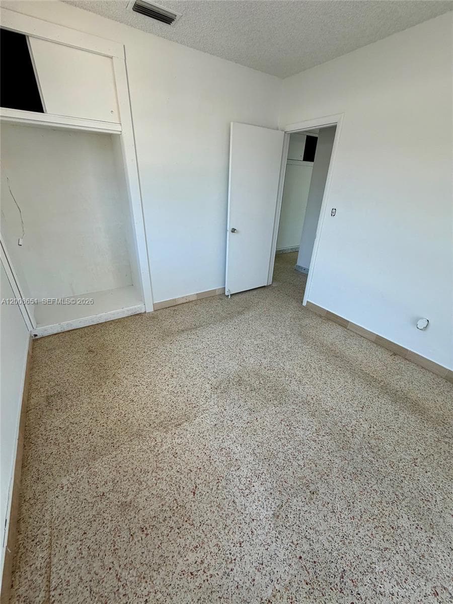5373 W 10th Ct, Hialeah FL 33012 — 23