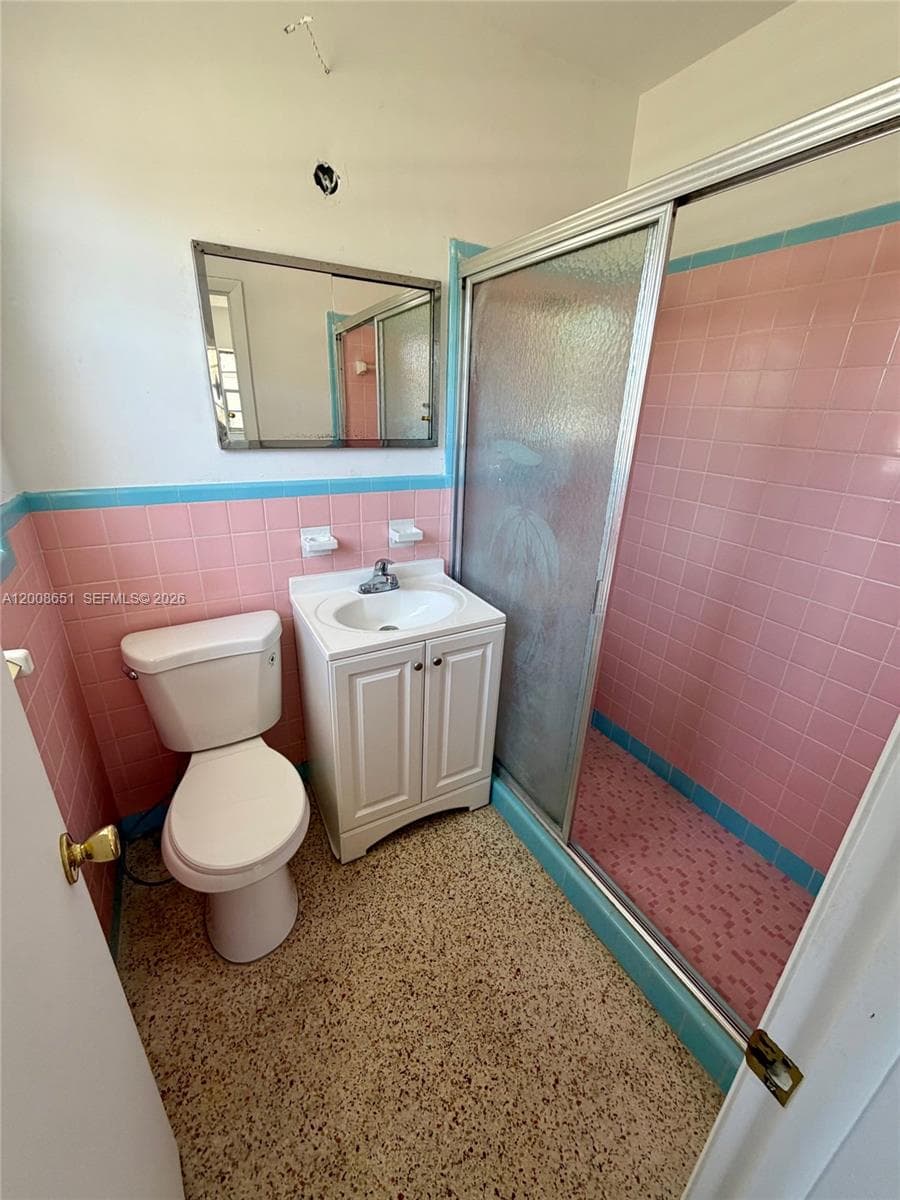 5373 W 10th Ct, Hialeah FL 33012 — 27