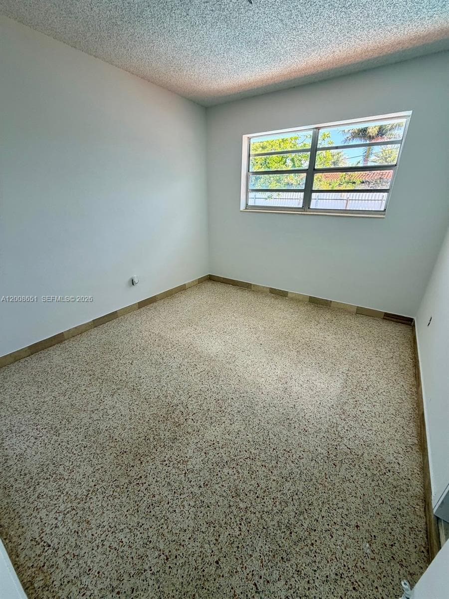 5373 W 10th Ct, Hialeah FL 33012 — 17