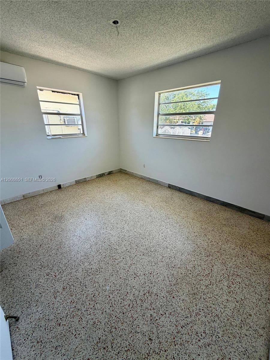 5373 W 10th Ct, Hialeah FL 33012 — 24