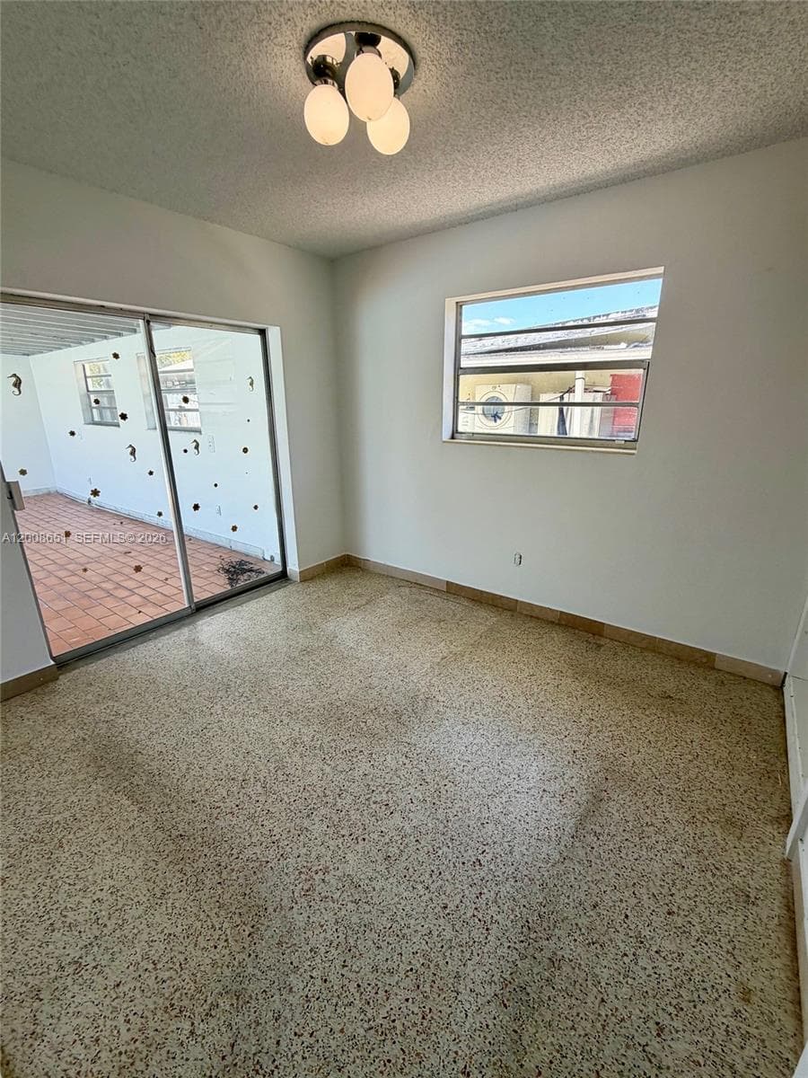 5373 W 10th Ct, Hialeah FL 33012 — 21
