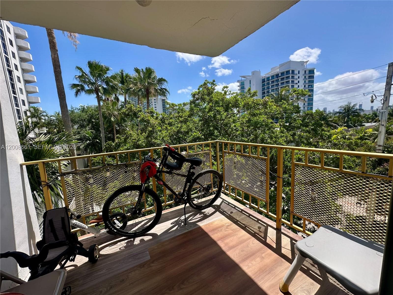 1340 Lincoln Rd # 400, Miami Beach FL 33139 — 1