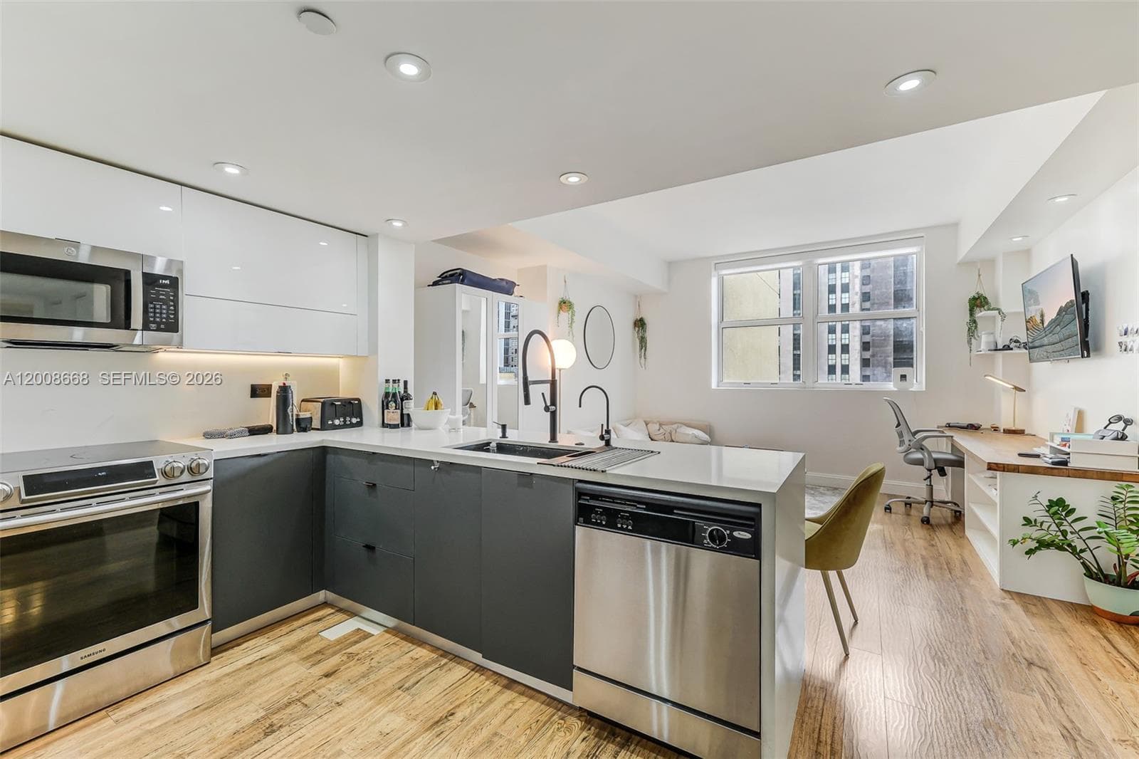 111 E Flagler St # 708, Miami FL 33131 — 3