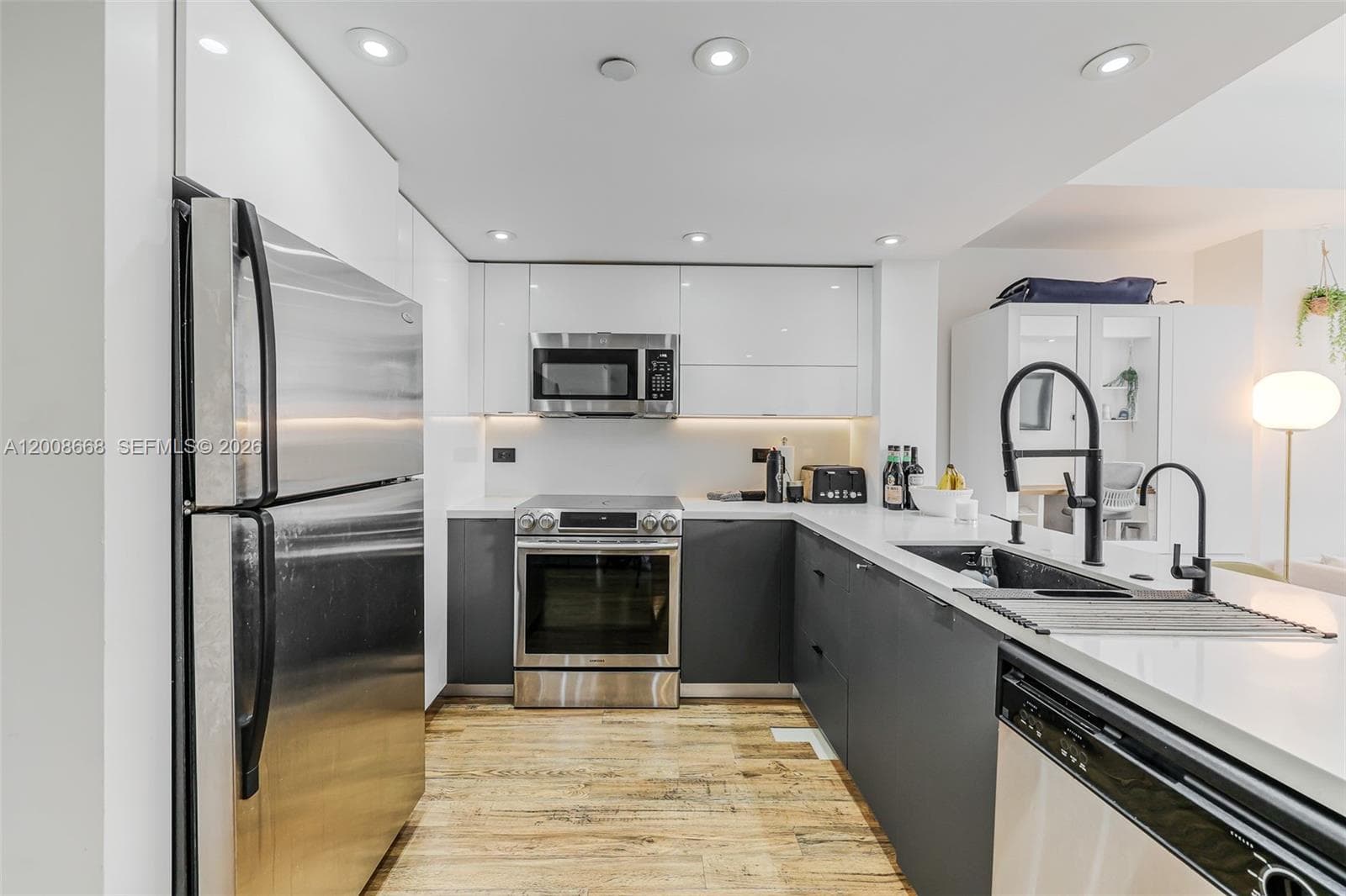 111 E Flagler St # 708, Miami FL 33131 — 1