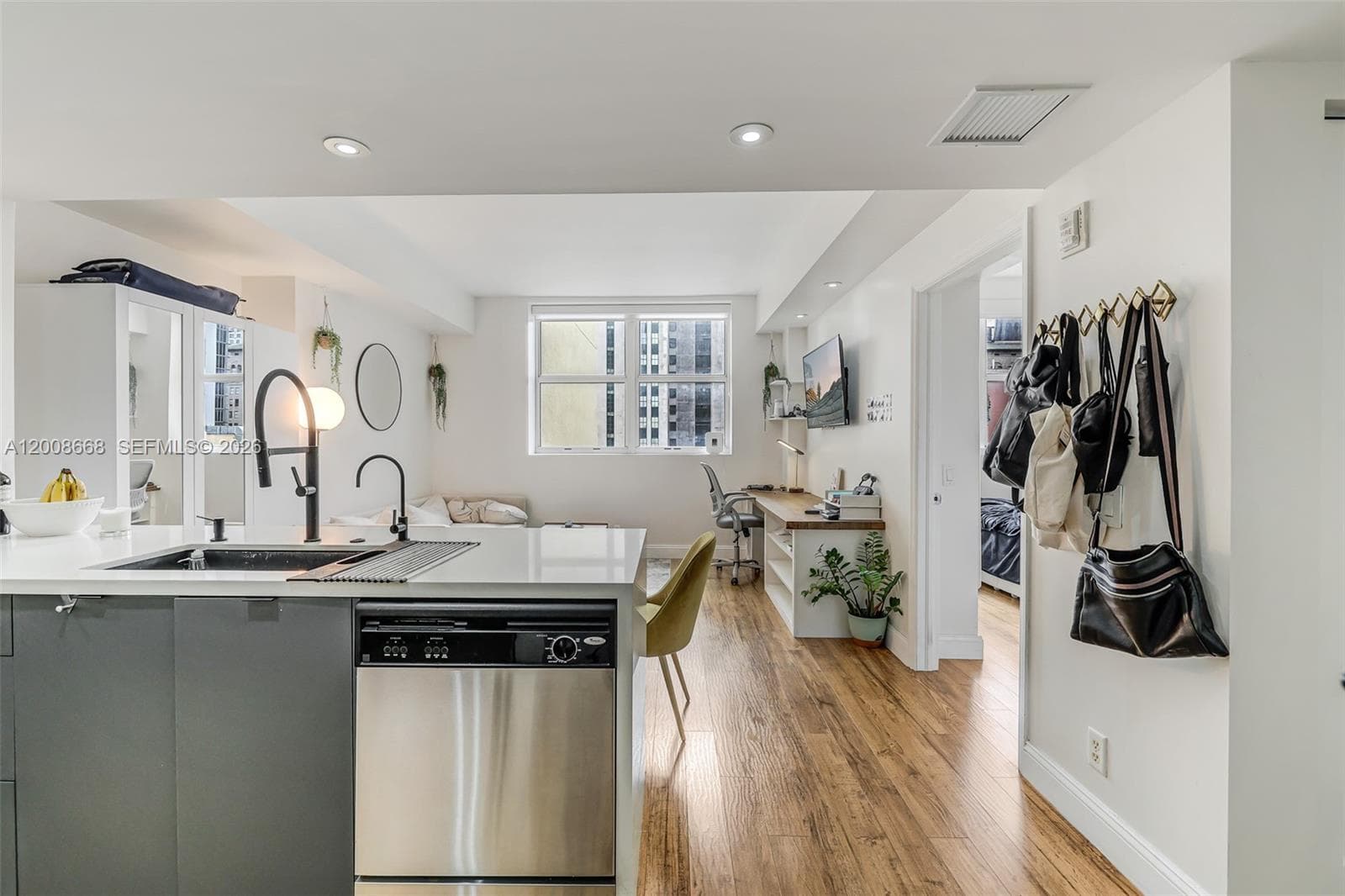 111 E Flagler St # 708, Miami FL 33131 — 4