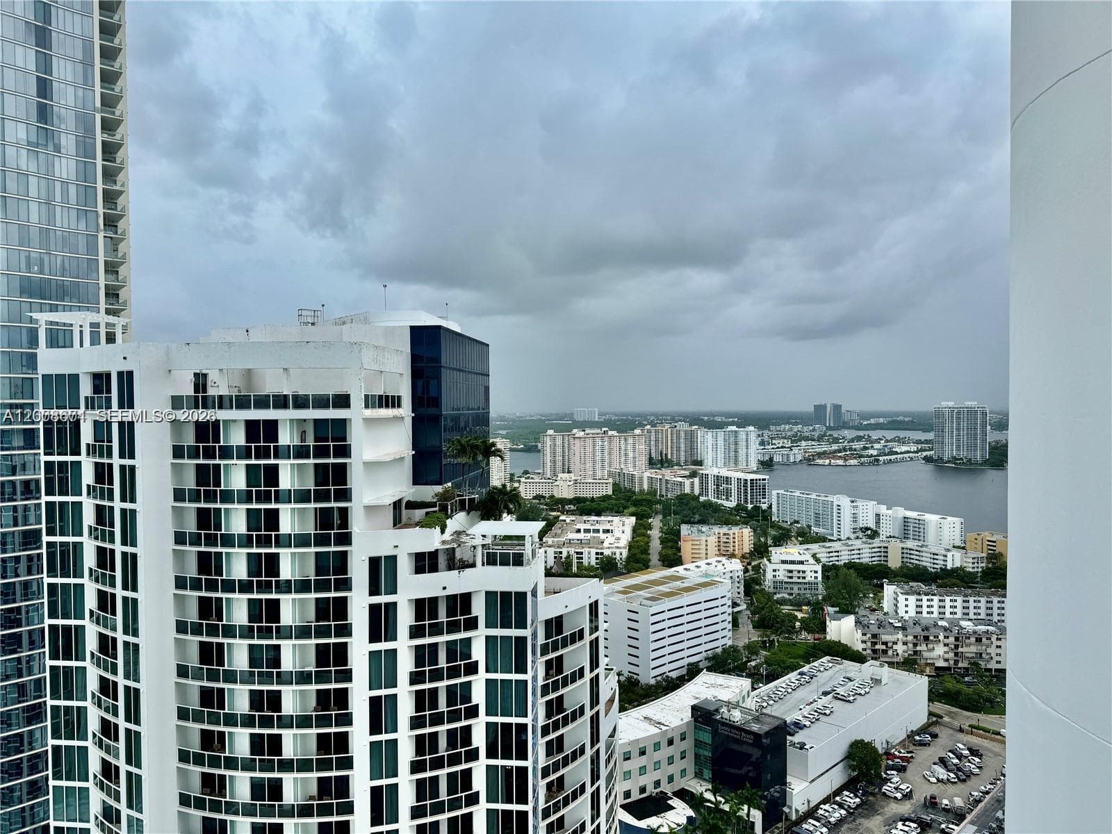 18101 Collins Ave # 4302, Sunny Isles Beach FL 33160 — 32