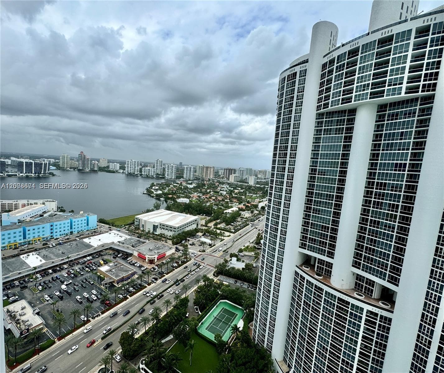 18101 Collins Ave # 4302, Sunny Isles Beach FL 33160 — 33
