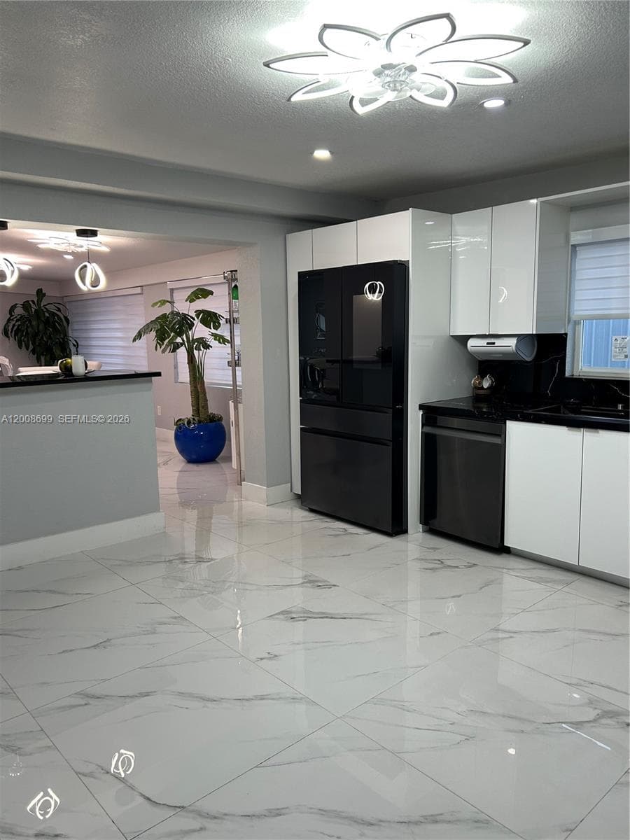 367 W 33rd St, Hialeah FL 33012 — 7