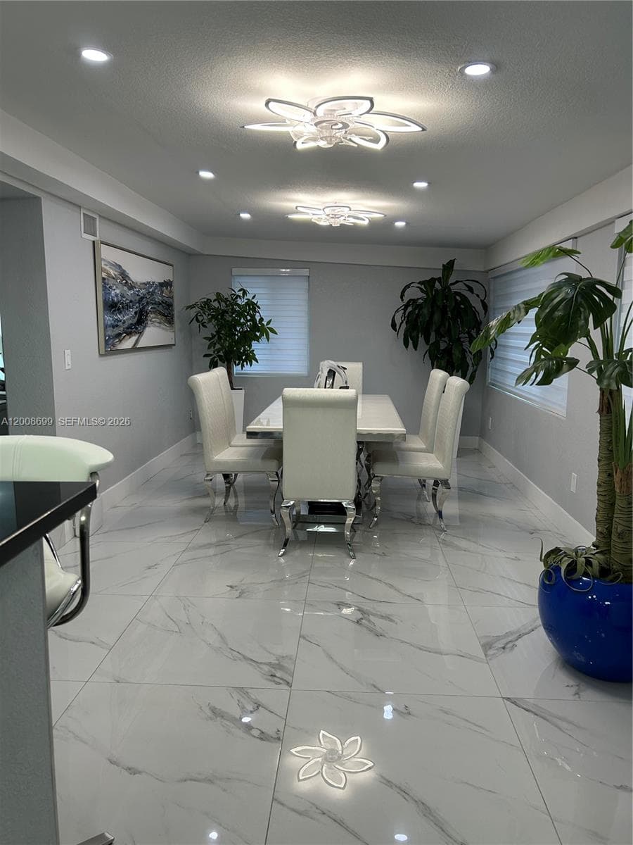 367 W 33rd St, Hialeah FL 33012 — 3
