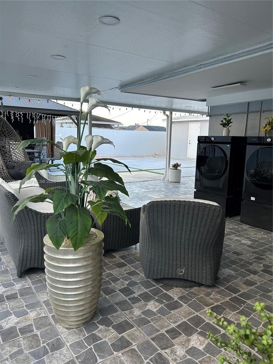 367 W 33rd St, Hialeah FL 33012 — 9