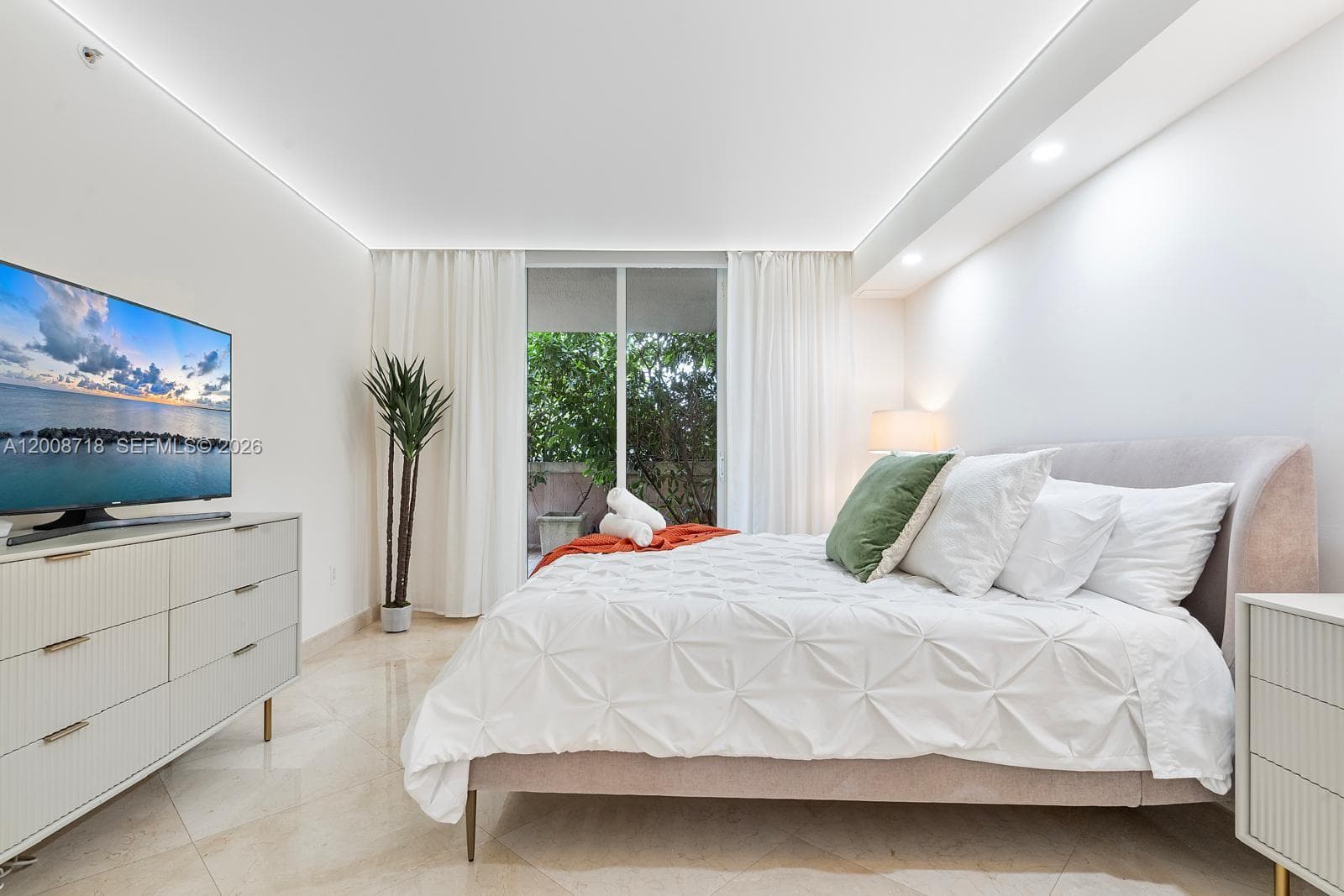 17555 Atlantic Blvd # 508, Sunny Isles Beach FL 33160 — 24